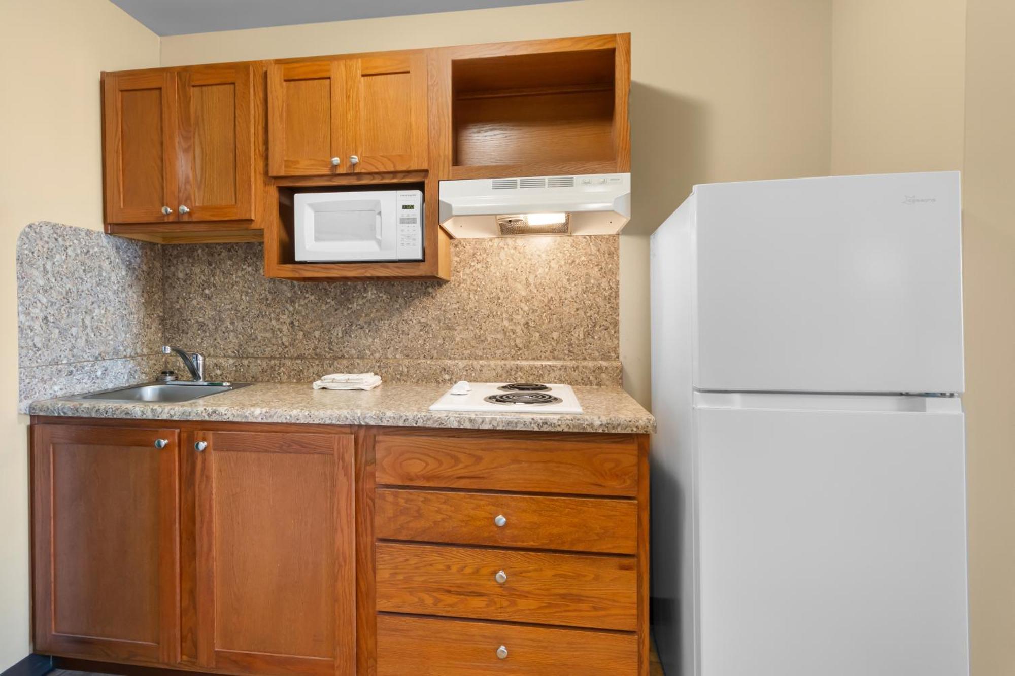Risewell Kitchen Suites Pleasanton Exterior foto